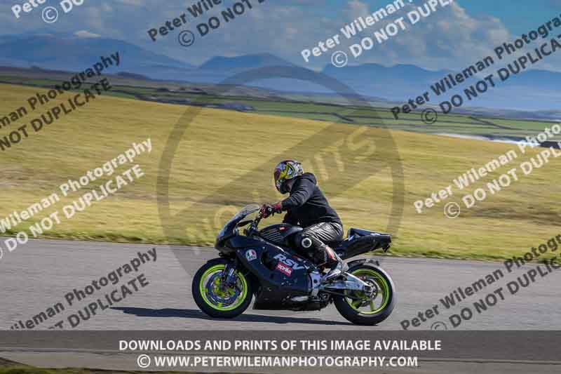 anglesey no limits trackday;anglesey photographs;anglesey trackday photographs;enduro digital images;event digital images;eventdigitalimages;no limits trackdays;peter wileman photography;racing digital images;trac mon;trackday digital images;trackday photos;ty croes